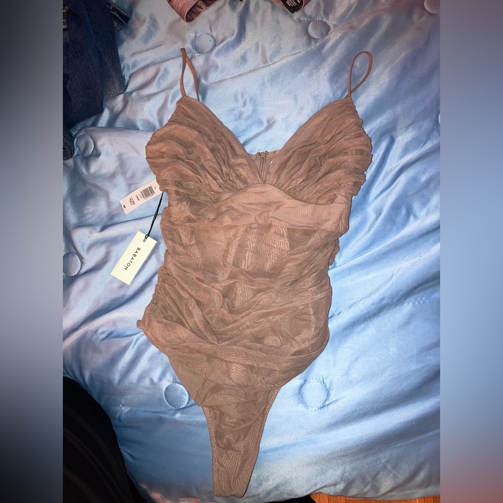 NWT Aritzia Babaton bodysuit top medium